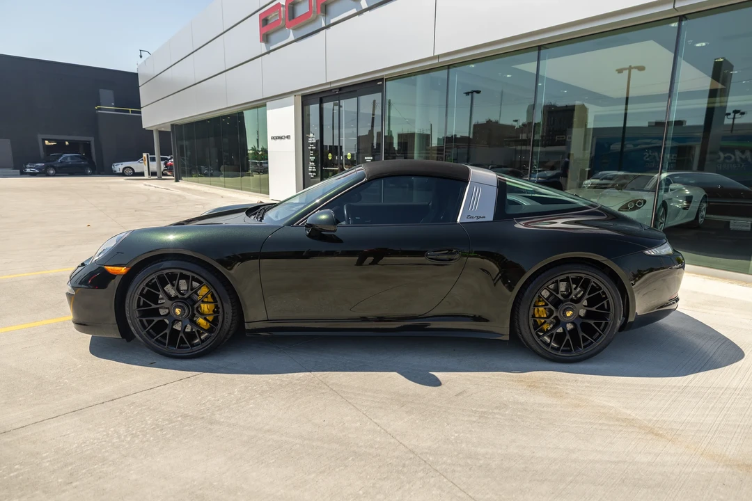 2016 Porsche 991 Targa 4 GTS - Image 17 of 31