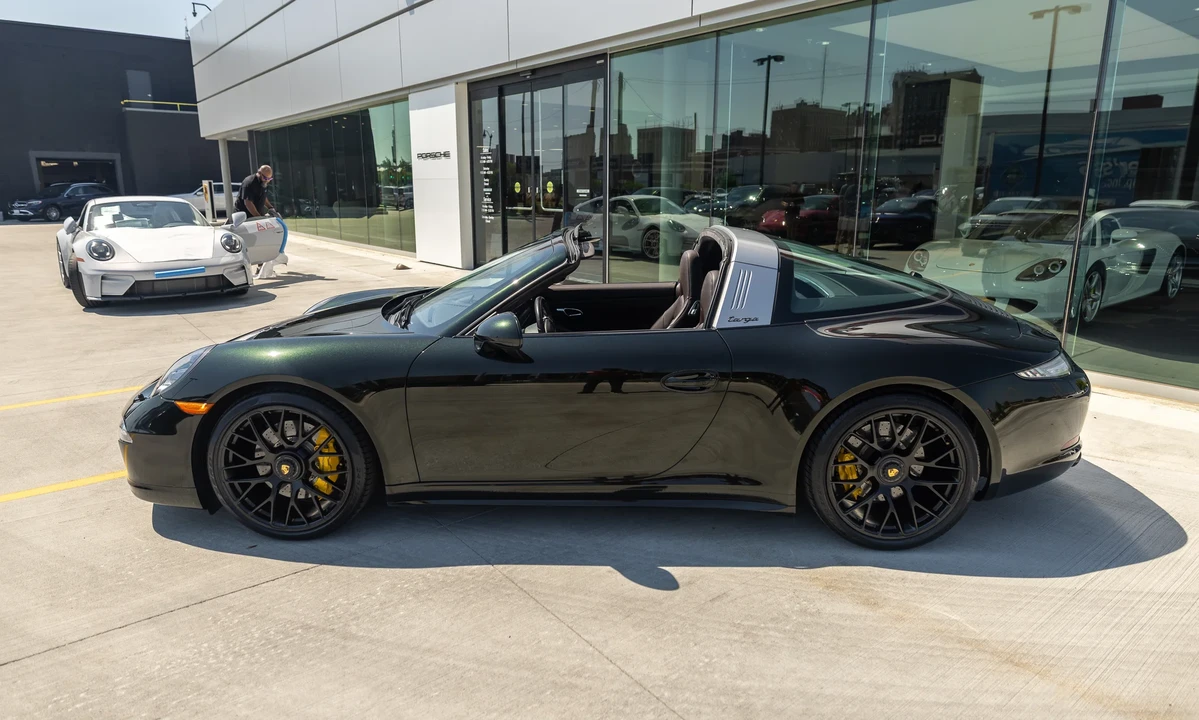 2016 Porsche 991 Targa 4 GTS - Image 12 of 31