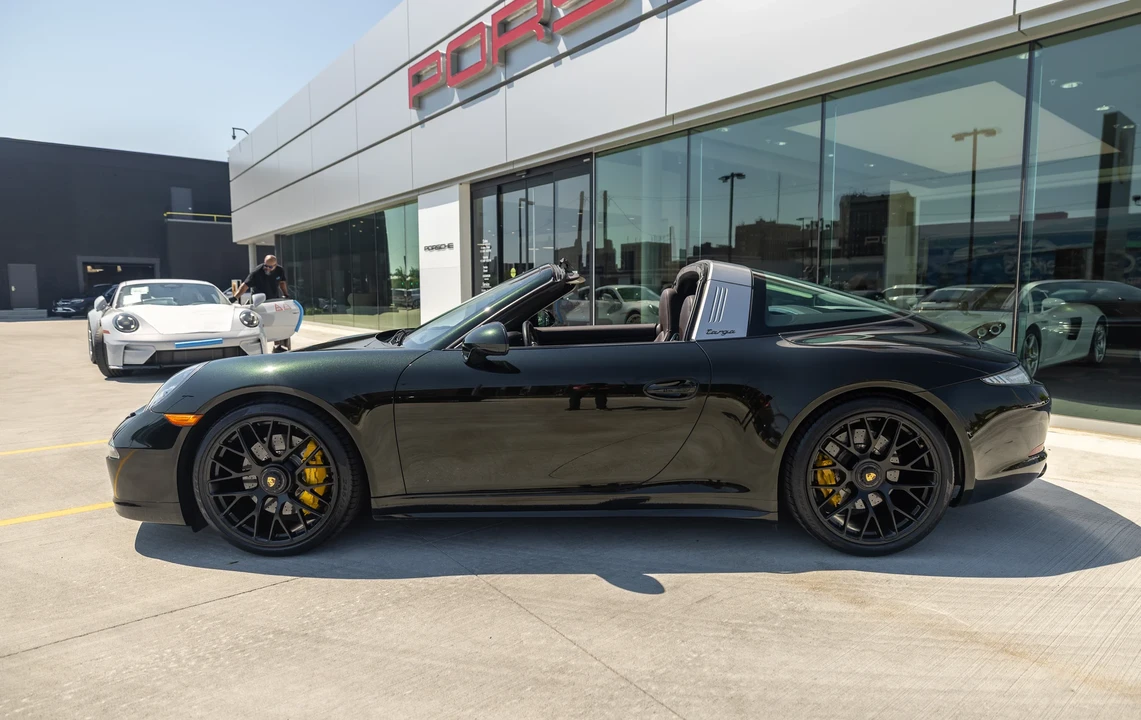 2016 Porsche 991 Targa 4 GTS - Image 13 of 31