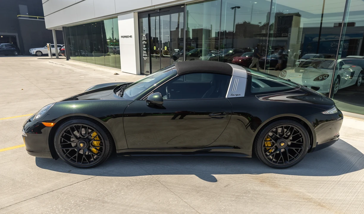 2016 Porsche 991 Targa 4 GTS - Image 19 of 31