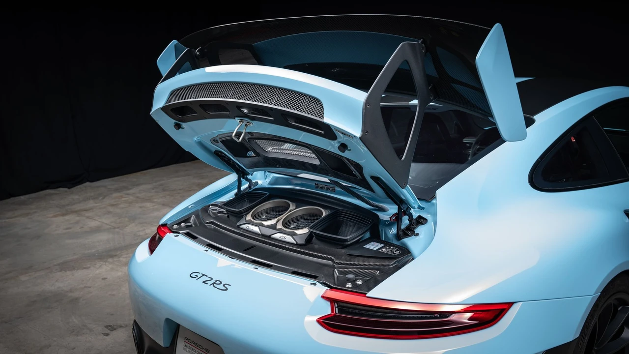 2018 Porsche 991 GT2 RS - Image 9 of 15