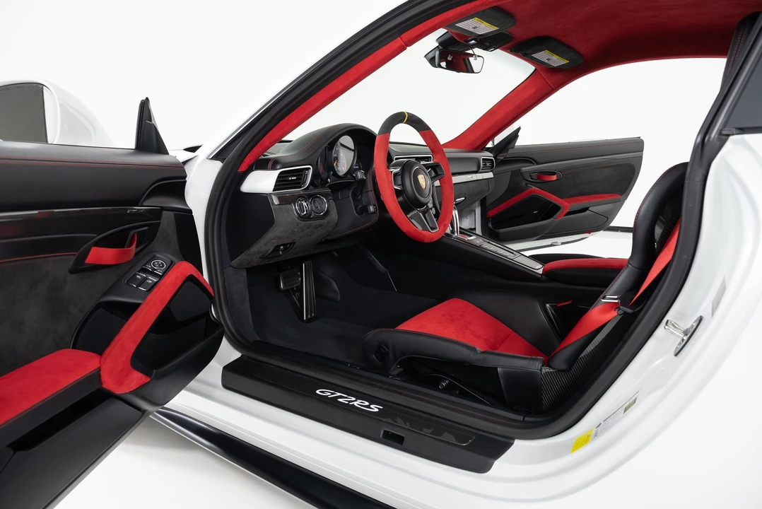 2018 Porsche 991 GT2 RS - Image 12 of 27