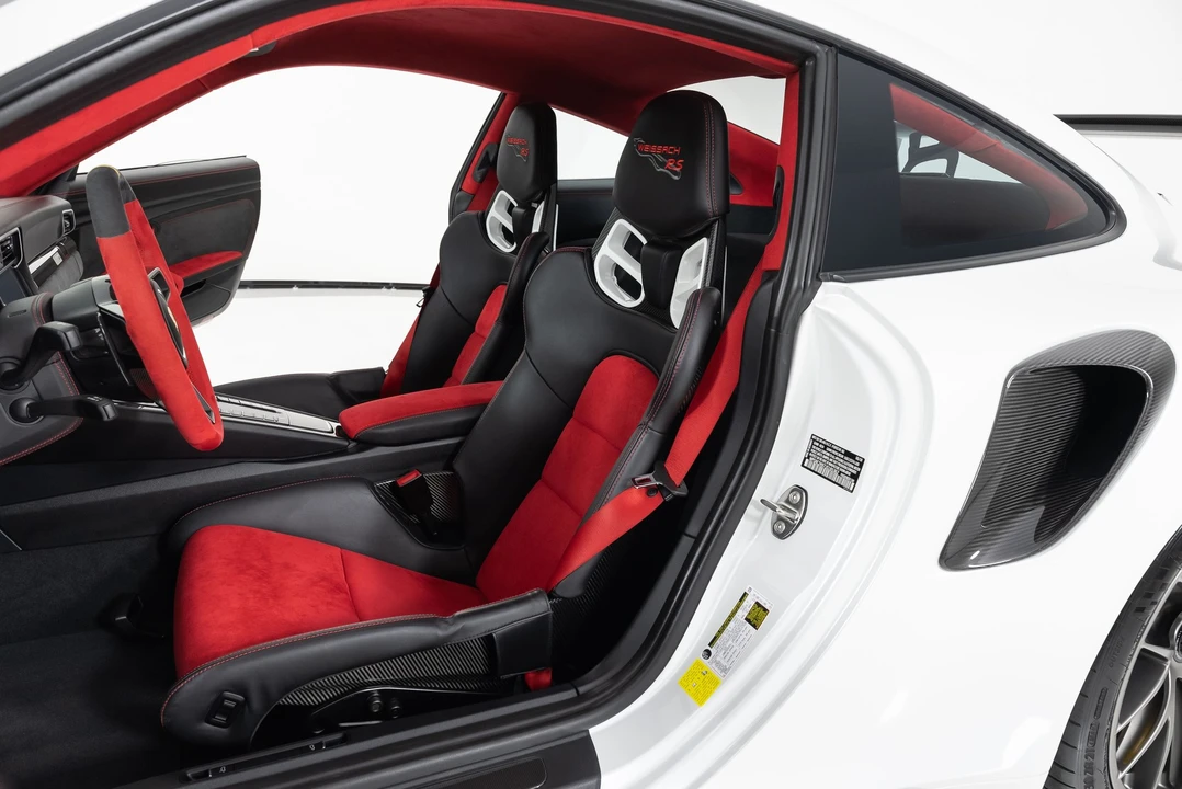 2018 Porsche 991 GT2 RS - Image 13 of 27