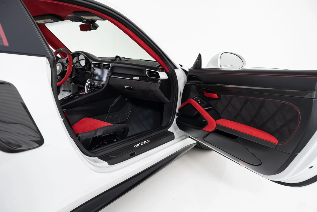 2018 Porsche 991 GT2 RS - Image 18 of 27