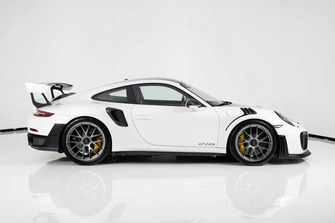 2018 Porsche 991 GT2 RS - Image 2 of 27