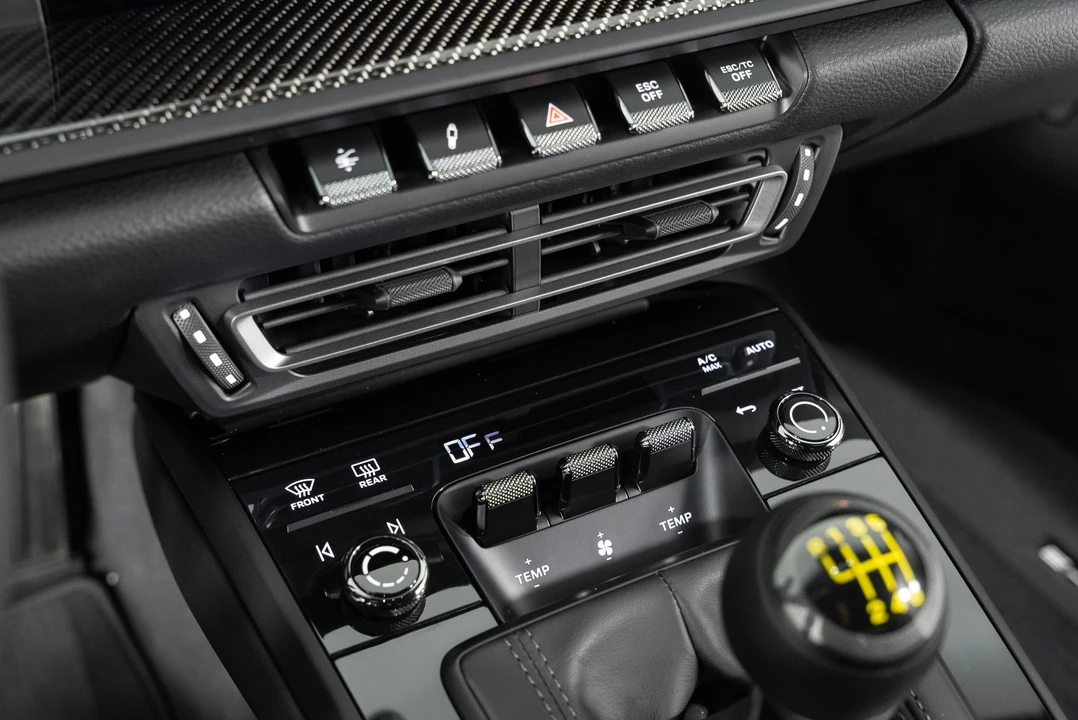 2023 Porsche 992 GT3 - Image 20 of 31