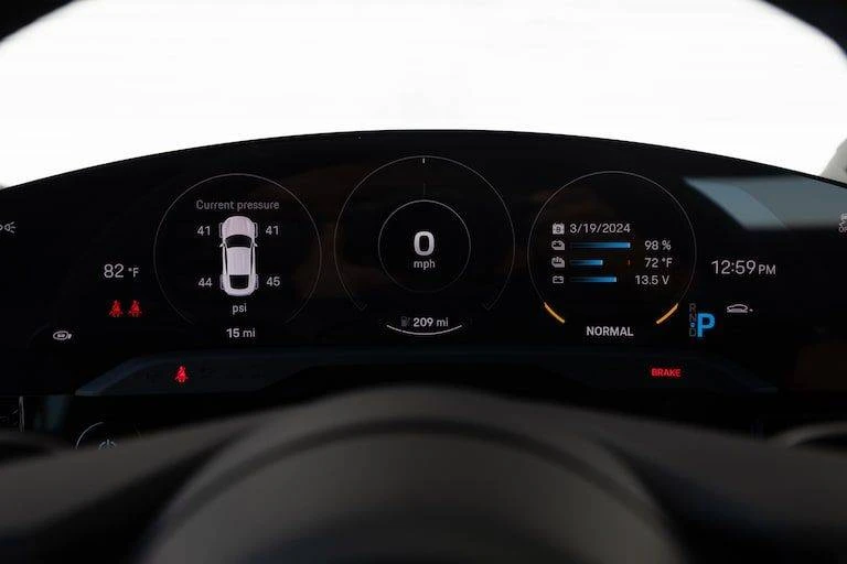 2024 Porsche Taycan GTS - Image 9 of 11