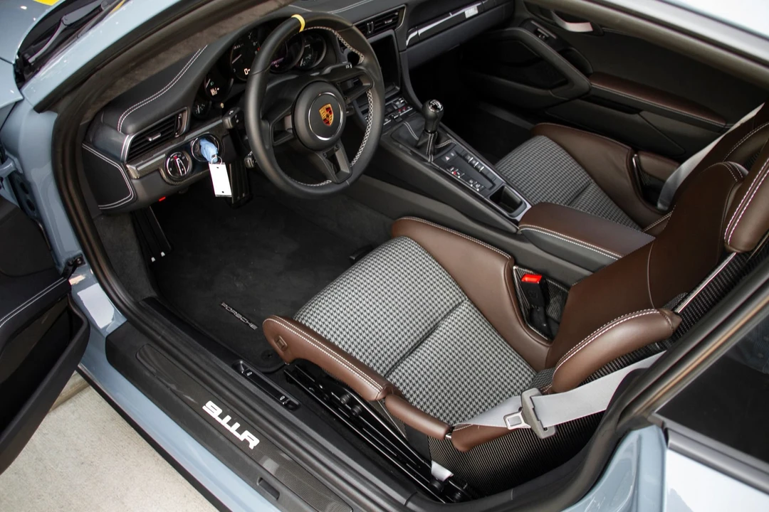 2016 Porsche 991 R - Image 16 of 17