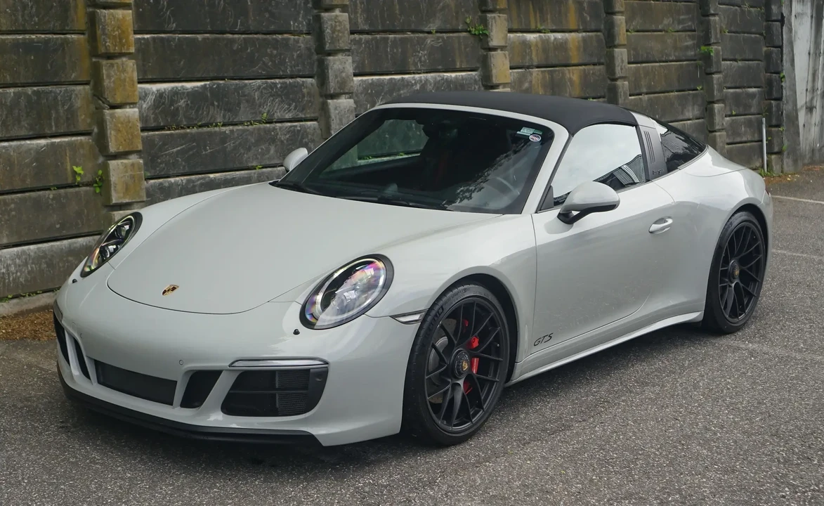 2017 Porsche 991 Targa 4 GTS - Image 5 of 6