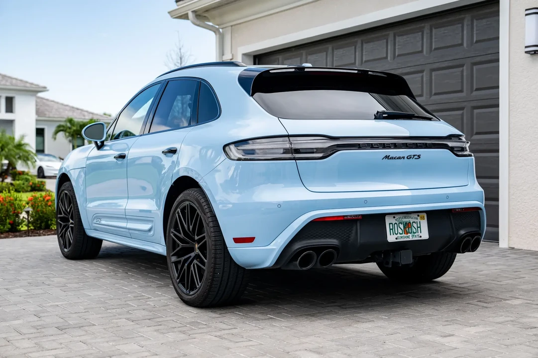 2023 Porsche Macan GTS - Image 4 of 6