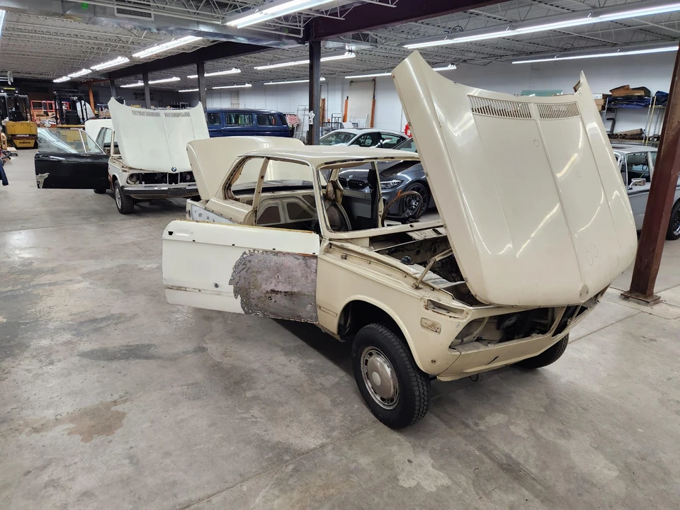 2002 BMW 2002 - Image 4 of 31