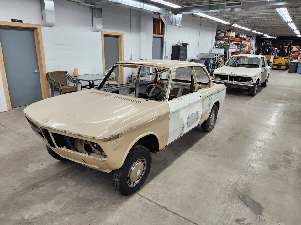 2002 BMW 2002 - Image 2 of 31