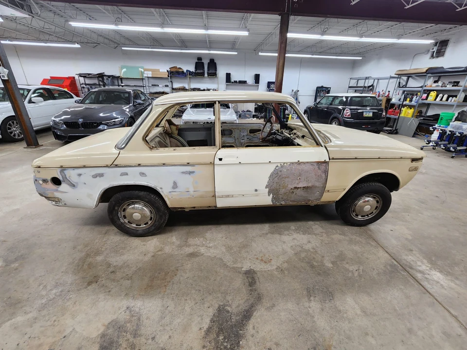 2002 BMW 2002 - Image 17 of 31