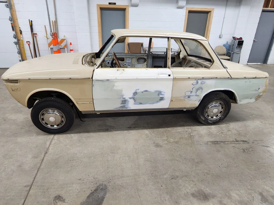 2002 BMW 2002 - Image 16 of 31