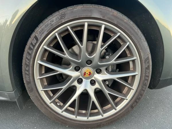 2023 Porsche 976 Panamera - Image 9 of 14