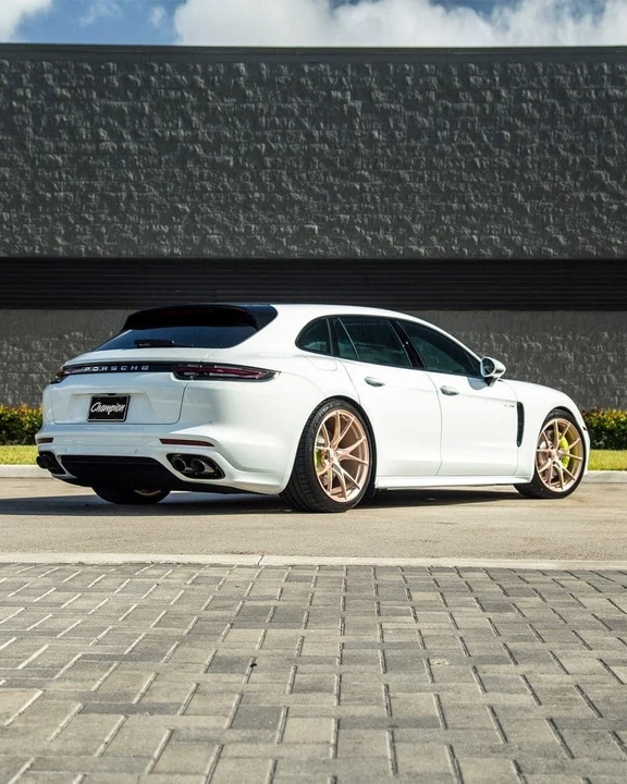 2018 Porsche 971 Panamera - Image 2 of 31
