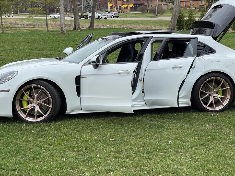 2018 Porsche 971 Panamera - Image 25 of 31