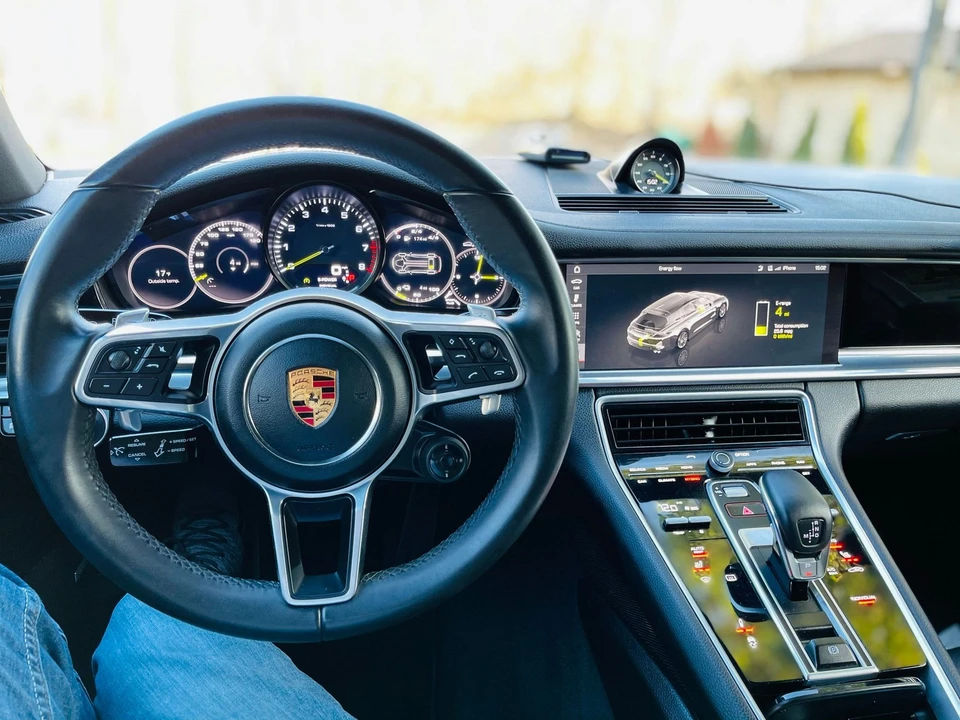 2018 Porsche 971 Panamera - Image 4 of 31