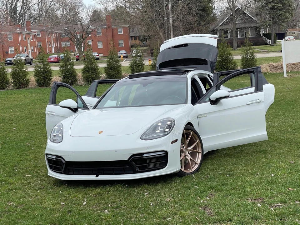 2018 Porsche 971 Panamera - Image 24 of 31
