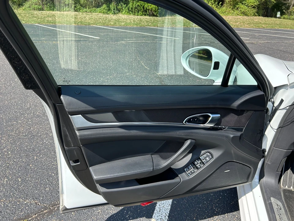 2014 Porsche 970 Panamera - Image 15 of 22