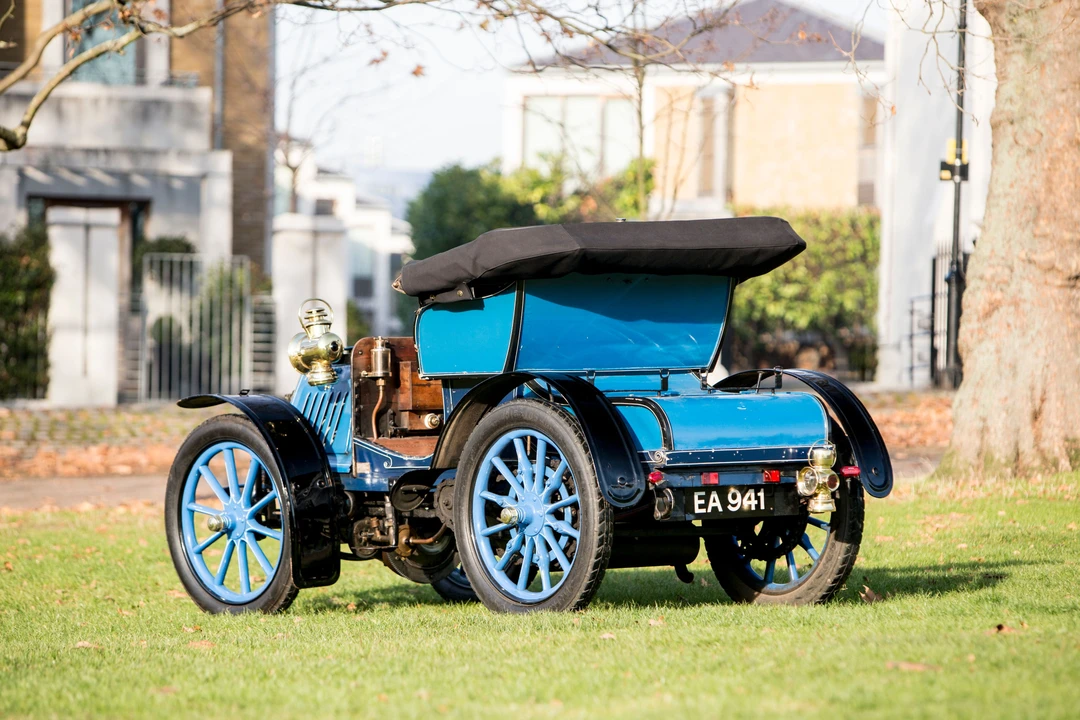 Panhard - Image 8 of 30