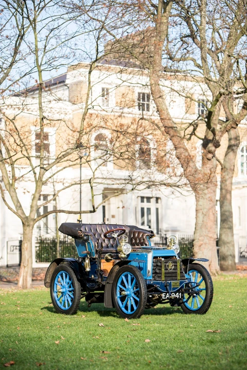 Panhard - Image 3 of 30