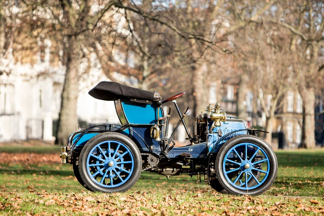 Panhard - Image 7 of 30