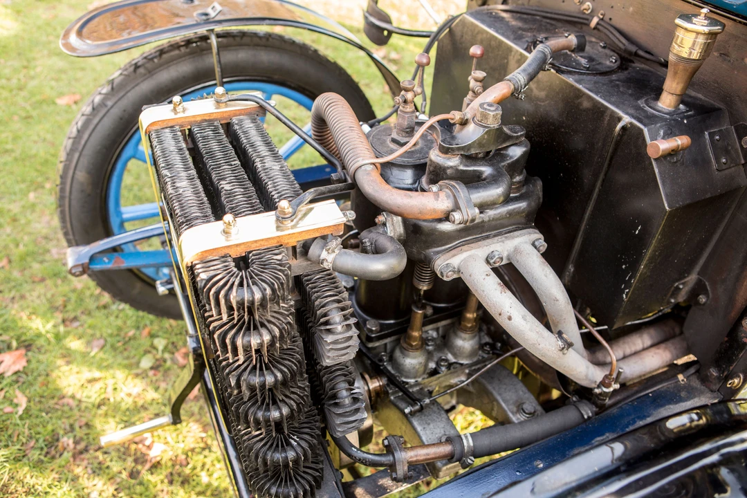 Panhard - Image 15 of 30