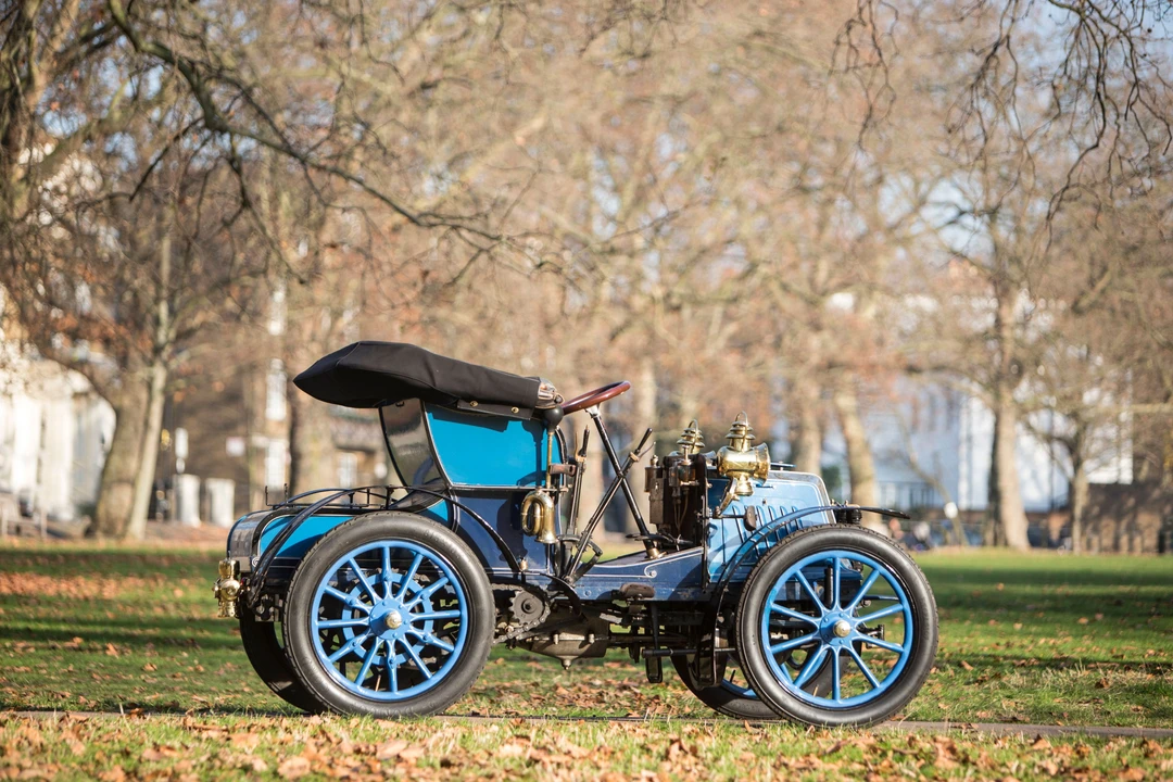 Panhard - Image 5 of 30