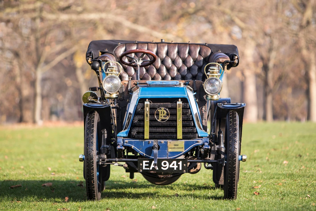 Panhard - Image 10 of 30