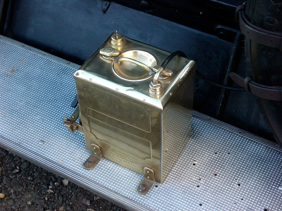 Panhard - Image 6 of 9