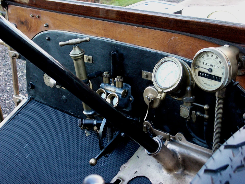 Panhard - Image 5 of 9