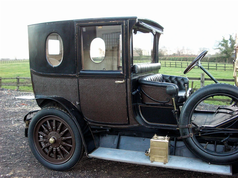 Panhard - Image 8 of 9