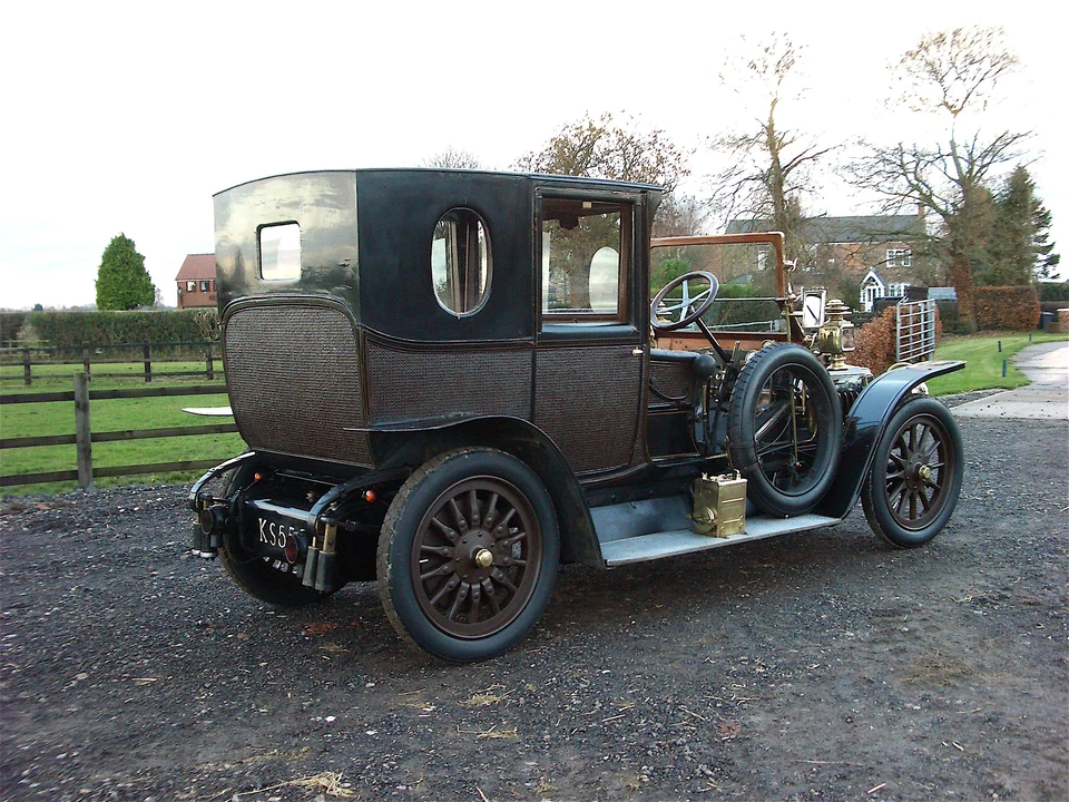 Panhard - Image 3 of 9