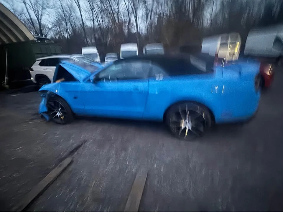 2010 Ford S197 Mustang - Image 3 of 3