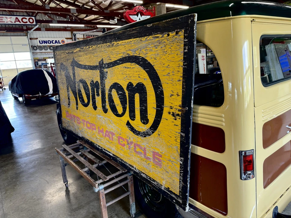 Norton - Image 6 of 31