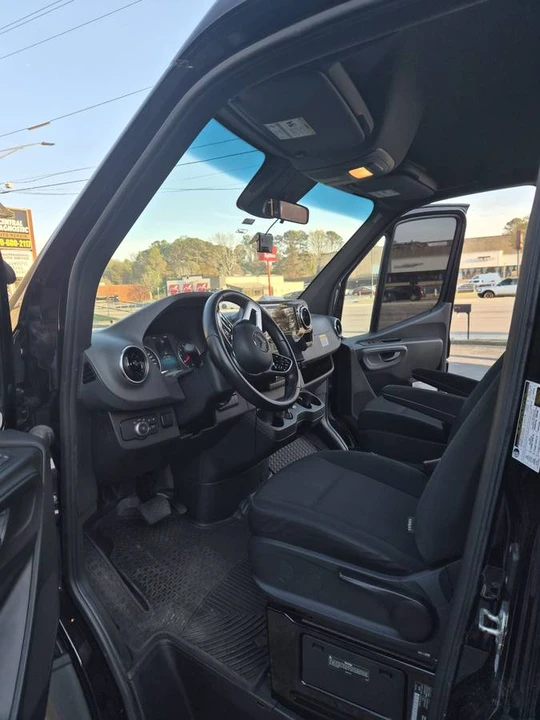 2023 Mercedes-Benz VS30 Sprinter - Image 3 of 10