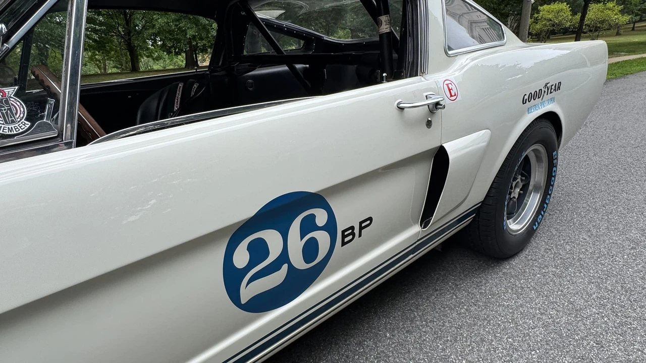 1966 Shelby GT350 - Image 27 of 31