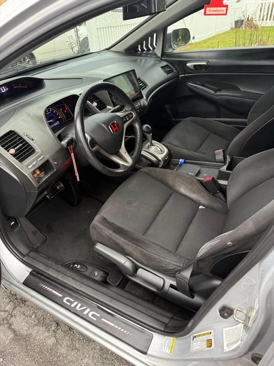 2010 Honda Civic 8th Gen - Image 3 of 4