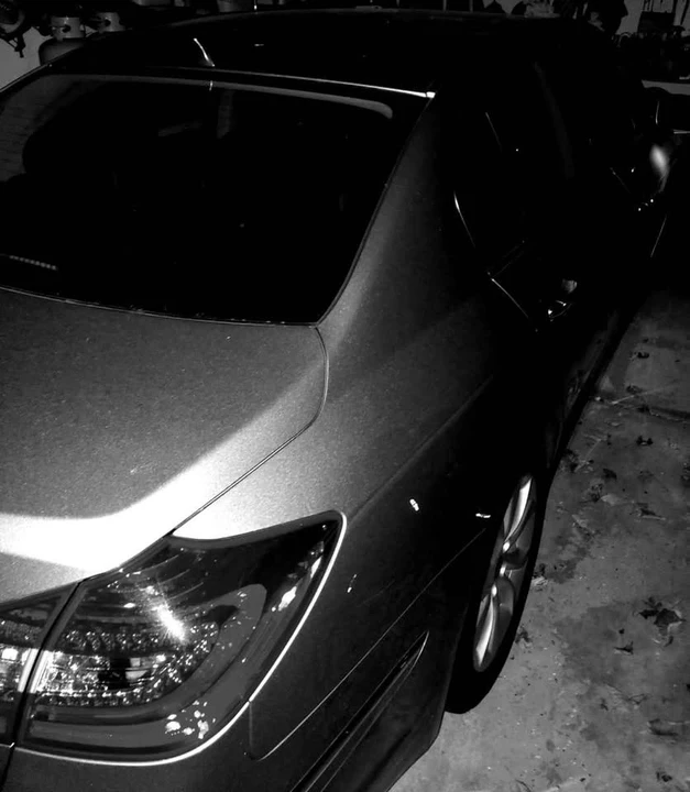 2013 Hyundai Genesis - Image 2 of 8