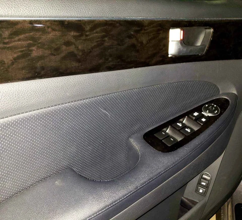 2013 Hyundai Genesis - Image 7 of 8