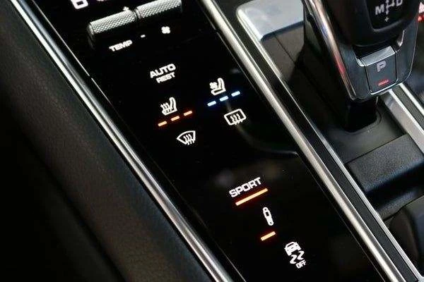 2018 Porsche 971 Panamera Sport Turismo - Image 7 of 10