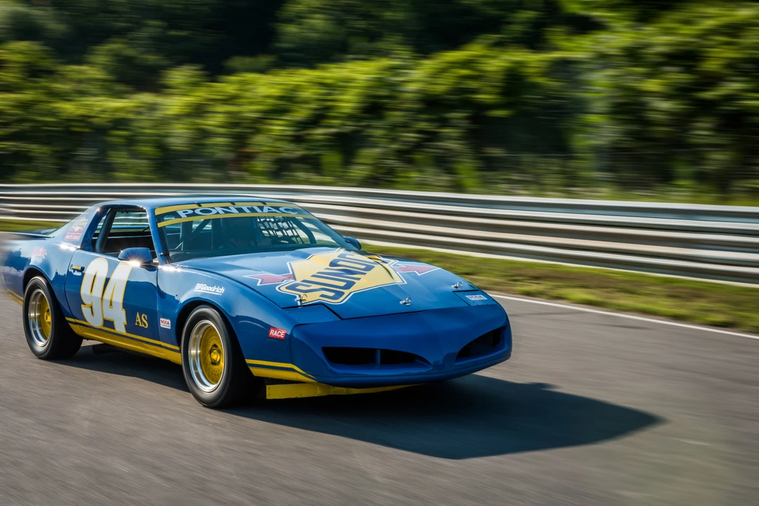 1990 Pontiac Firebird Trans Am 3rd Gen - Image 2 of 31