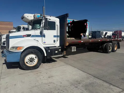 2011 Peterbilt 348