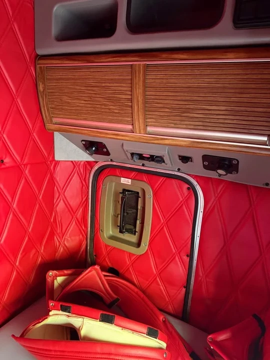 Peterbilt 379 - Image 3 of 10