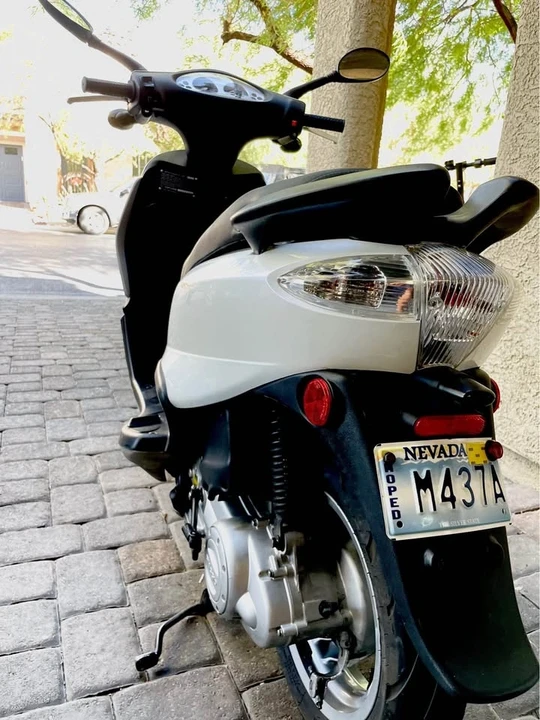 Piaggio - Image 2 of 10