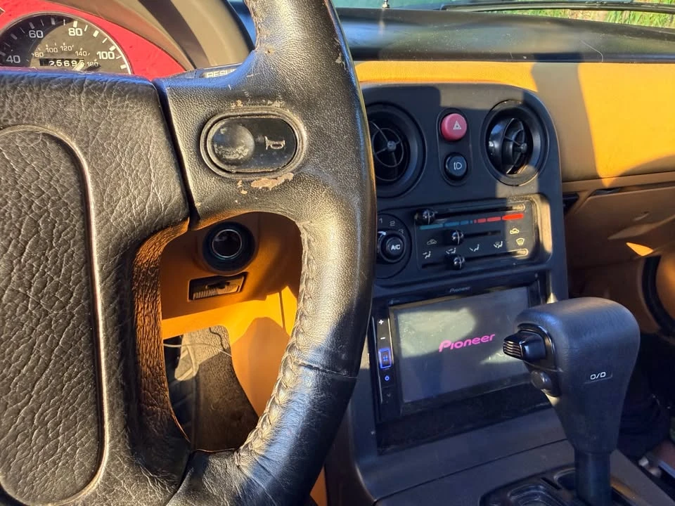 1991 Mazda NA MX-5 Miata - Image 6 of 11