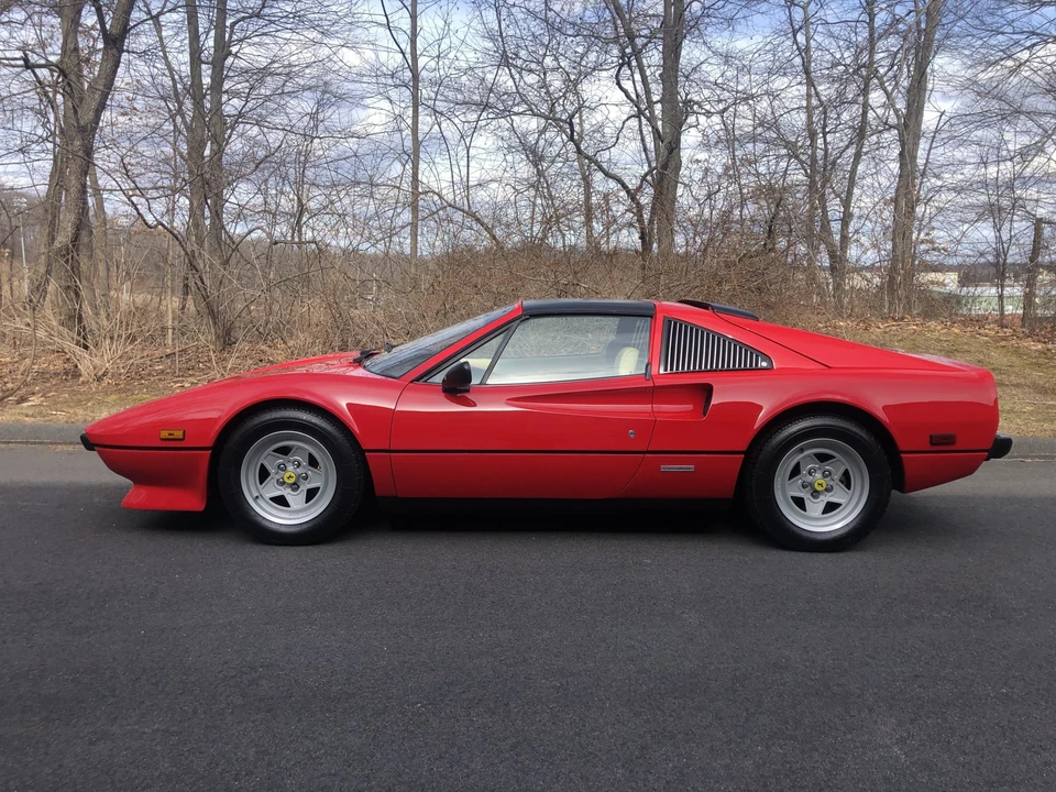 1985 Ferrari 308 GTS QV - Image 9 of 31