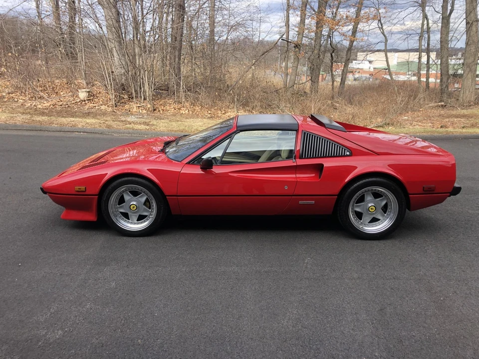 1985 Ferrari 308 GTS QV - Image 8 of 31