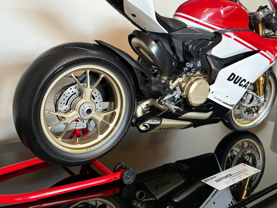 Parts & Memorabilia Scale Models - Image 3 of 9